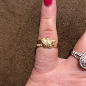 NWT Emberly Knot Ring